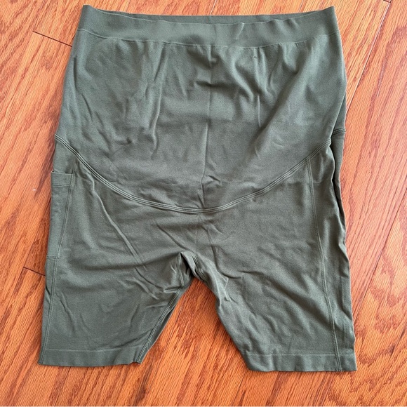 Time and tru Olive Green Maternity Shorts XL extra large 16-18 - Picture 1 of 8